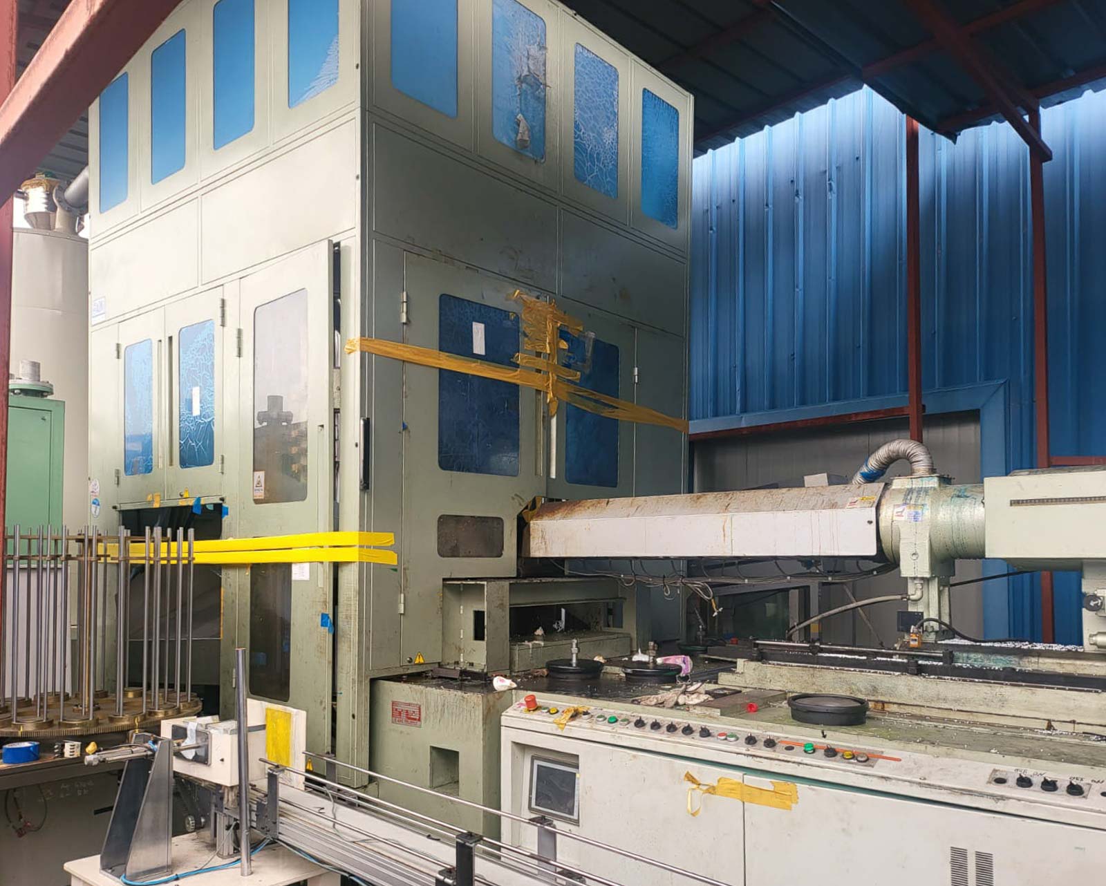 AOKI SBIII-1000L-150 PET Injection stretch blow molding machine (2014) id10994